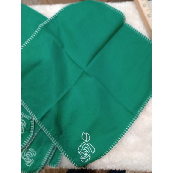 Vintage Table cloth and matching napkins Holiday Linines - Picture 6 of 8